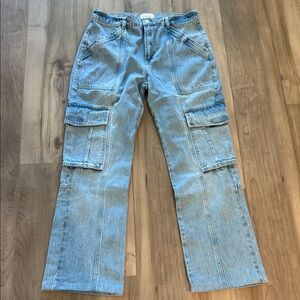 FRAME Light Blue Cargo Carpenter Women Jeans. 100% Cotton. Length 28.5” inseam.